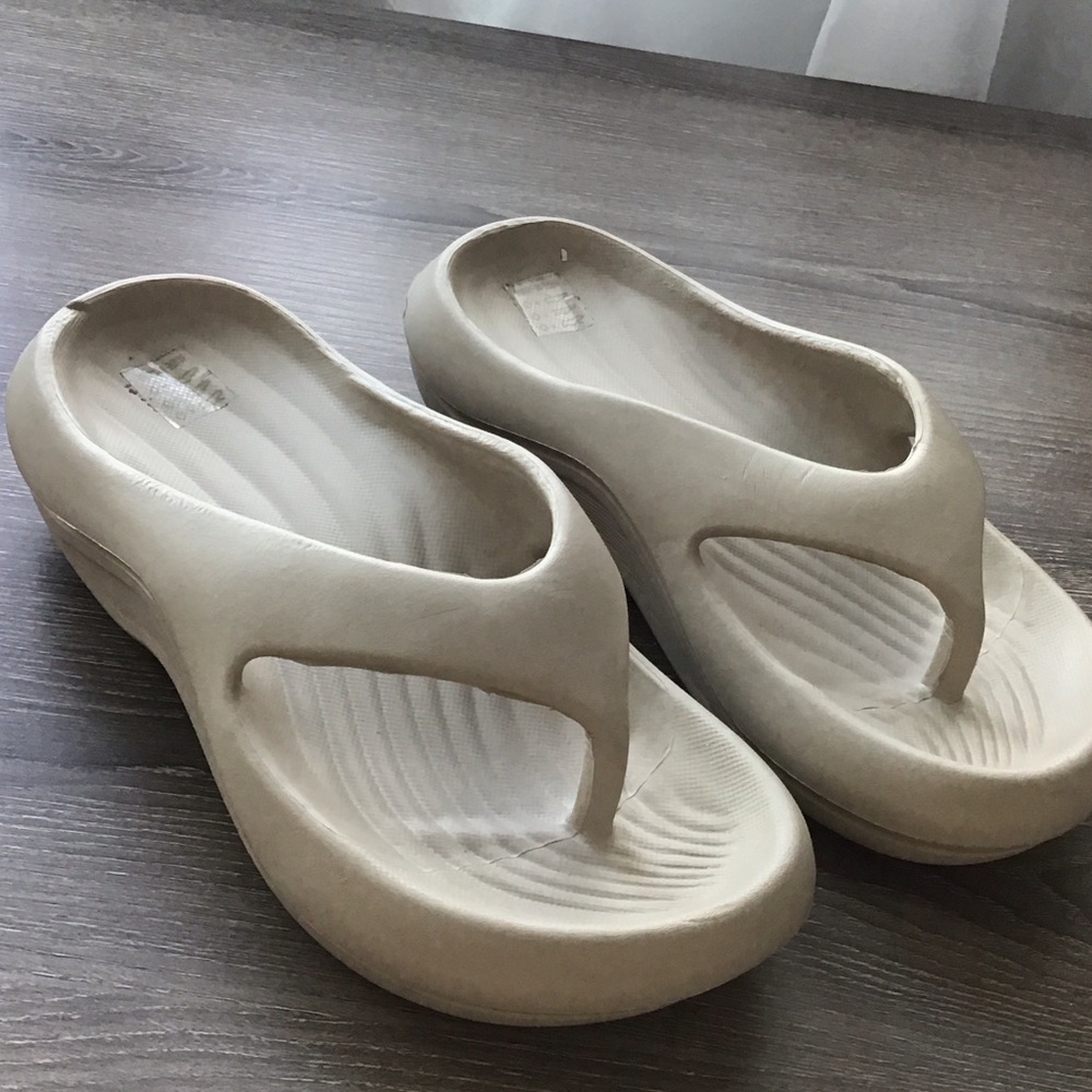 Women's Cream Sandals